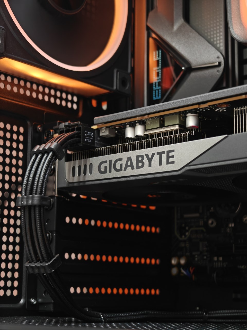 Сборка на Ryzen 7500F и RTX 5060 за 180.000 руб.??? 🫣 — фото 4 из 5